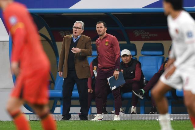 马德兴：国脚用命拼出胜利 伊万临场指挥让人煎熬