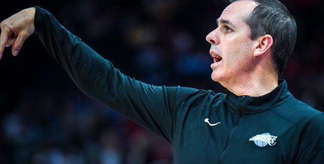 星空体育官网入口-詹姆斯复出湖人仍难破局 沃格尔的帅位保得住吗？