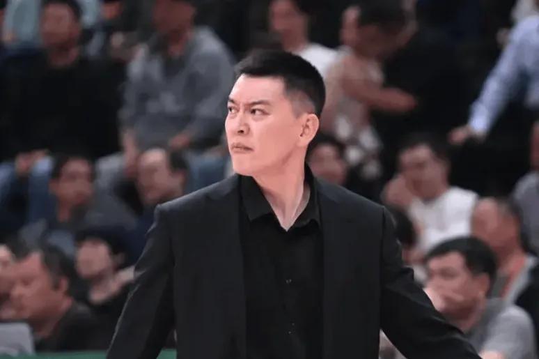 星空体育在线官网-杨鸣73字回应辞职！愧疚对不起球迷，致谢队内支持，评论区太暖心