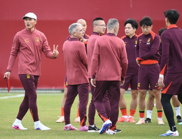 星空体育官网-专访邵佳一：像造房子一样打造国足 会看状态选人